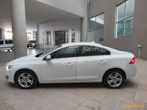 Volvo S60 1.6 D Advance Image 1